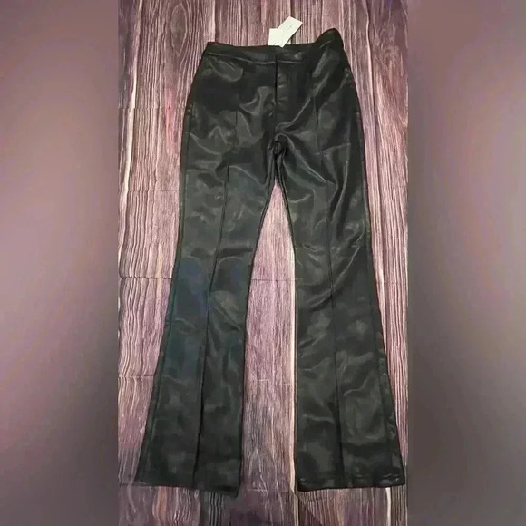 NEW LINE AND DOT reina vegan leather pant in black medium - Picture 2 of 10